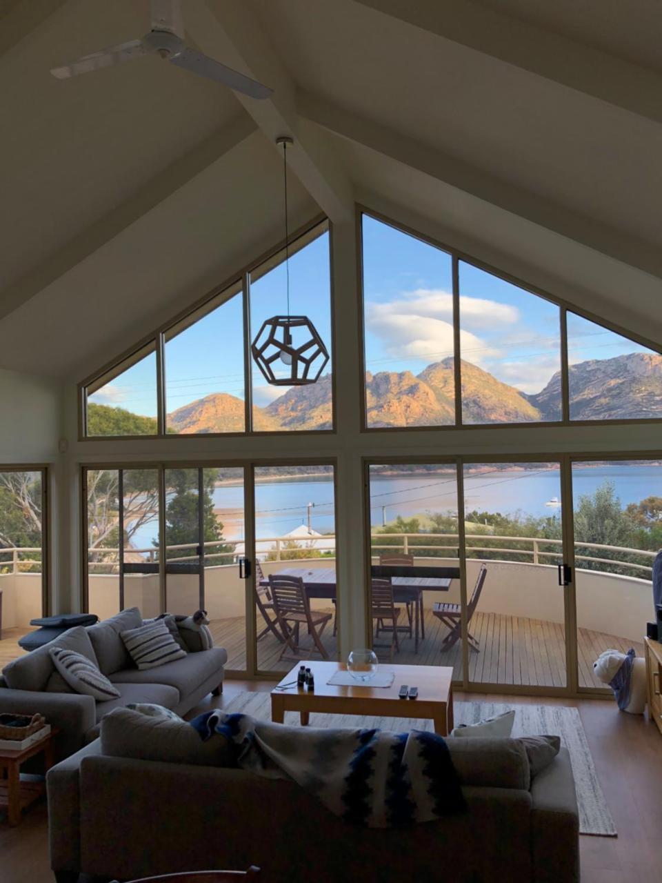 Freycinet Beach House كولز باي المظهر الخارجي الصورة
